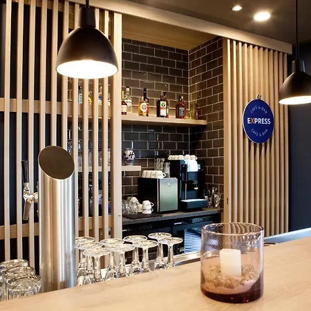 Отель Express - By Ihg 3*