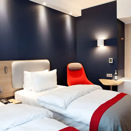 Express - By Ihg Отель 3*
