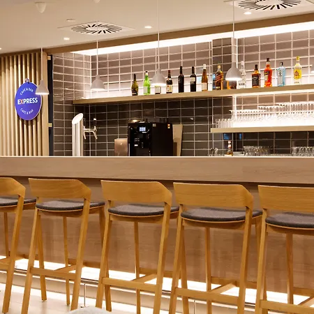 Express - By Ihg מלון 3*