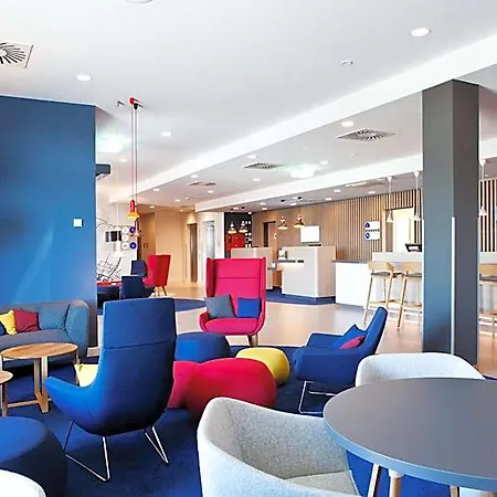 Отель Express - By Ihg 3*