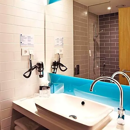 Express - By Ihg Отель 3*